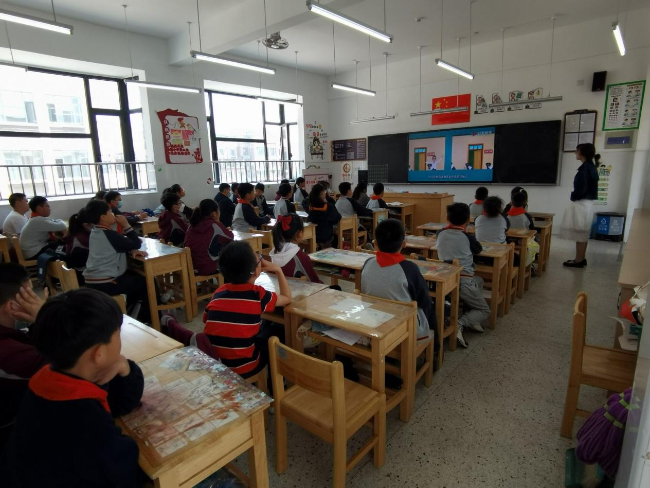 【博学广志】应急有方 遇险不慌——金陵小学广志路校区开展512防灾减灾应急疏散演练活动_html_5ff4e451.jpg