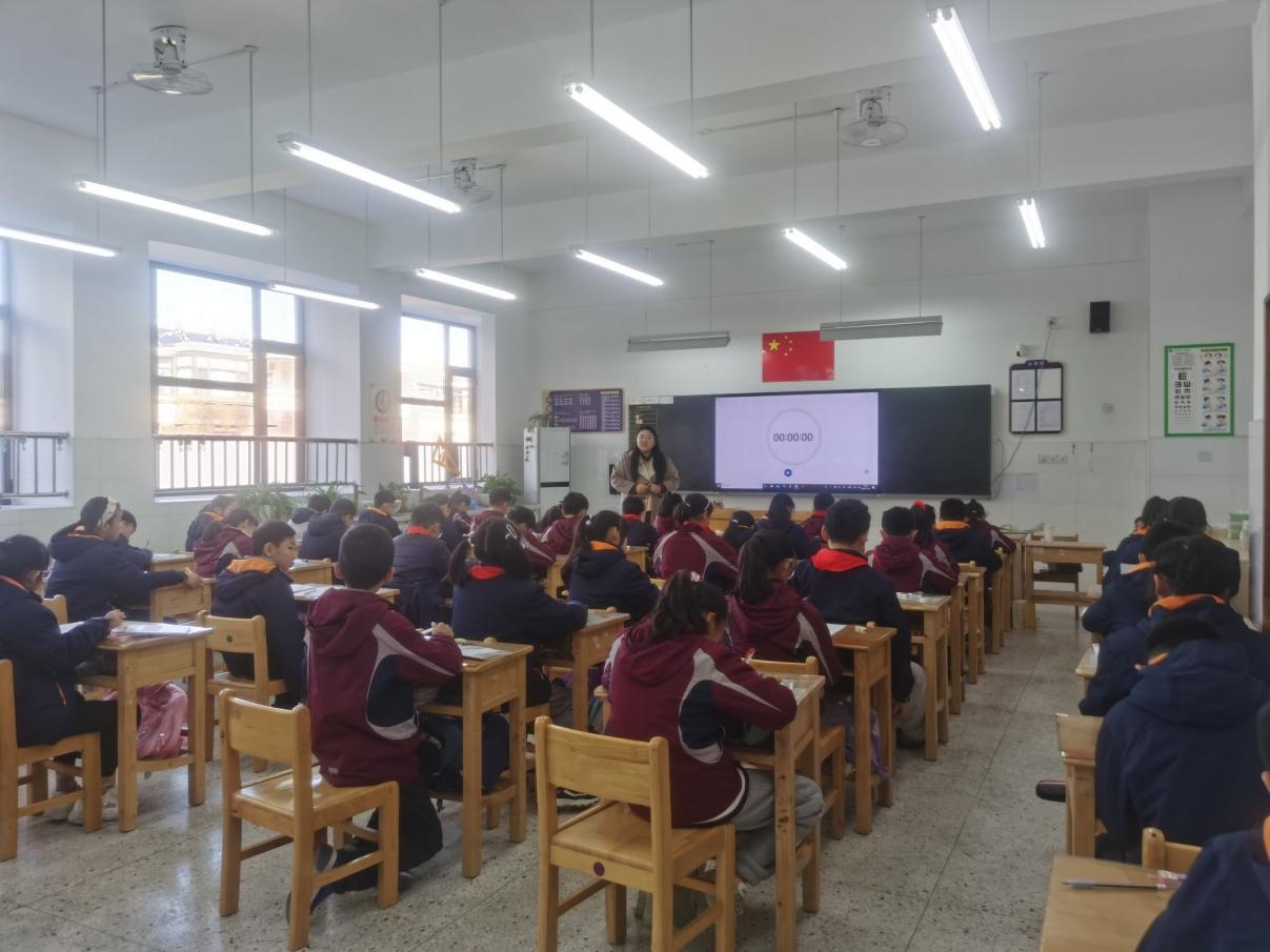 【博学广志】应急疏散演练，牢记安全防线(3)_html_m265f1a63.jpg
