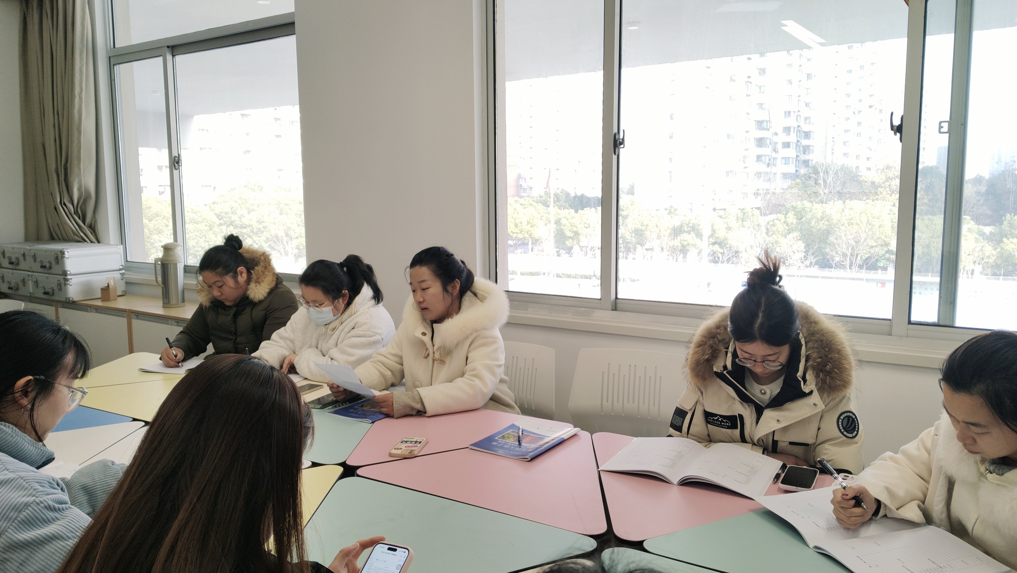 【湖畔·德育研习】育德润心，守护成长——记一年级班主任会议_html_5d149eb2.jpg