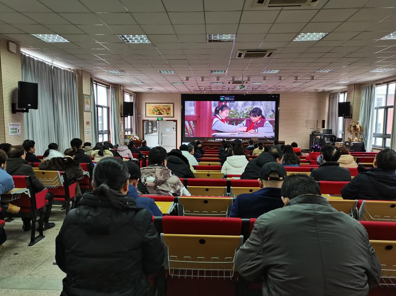 凝心聚力迎开学 携手同行绘蓝图(4)_html_m259a6d5b.jpg