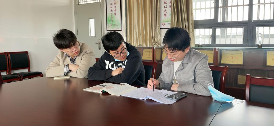 全校合力共抗疫 师生携手谱新篇_html_m6b8fd463.jpg