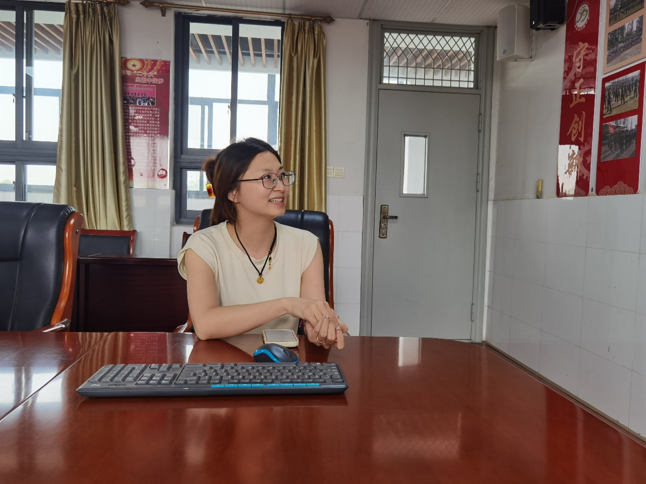 青年教师汇报会议新闻报道_html_mc0e08ba.jpg