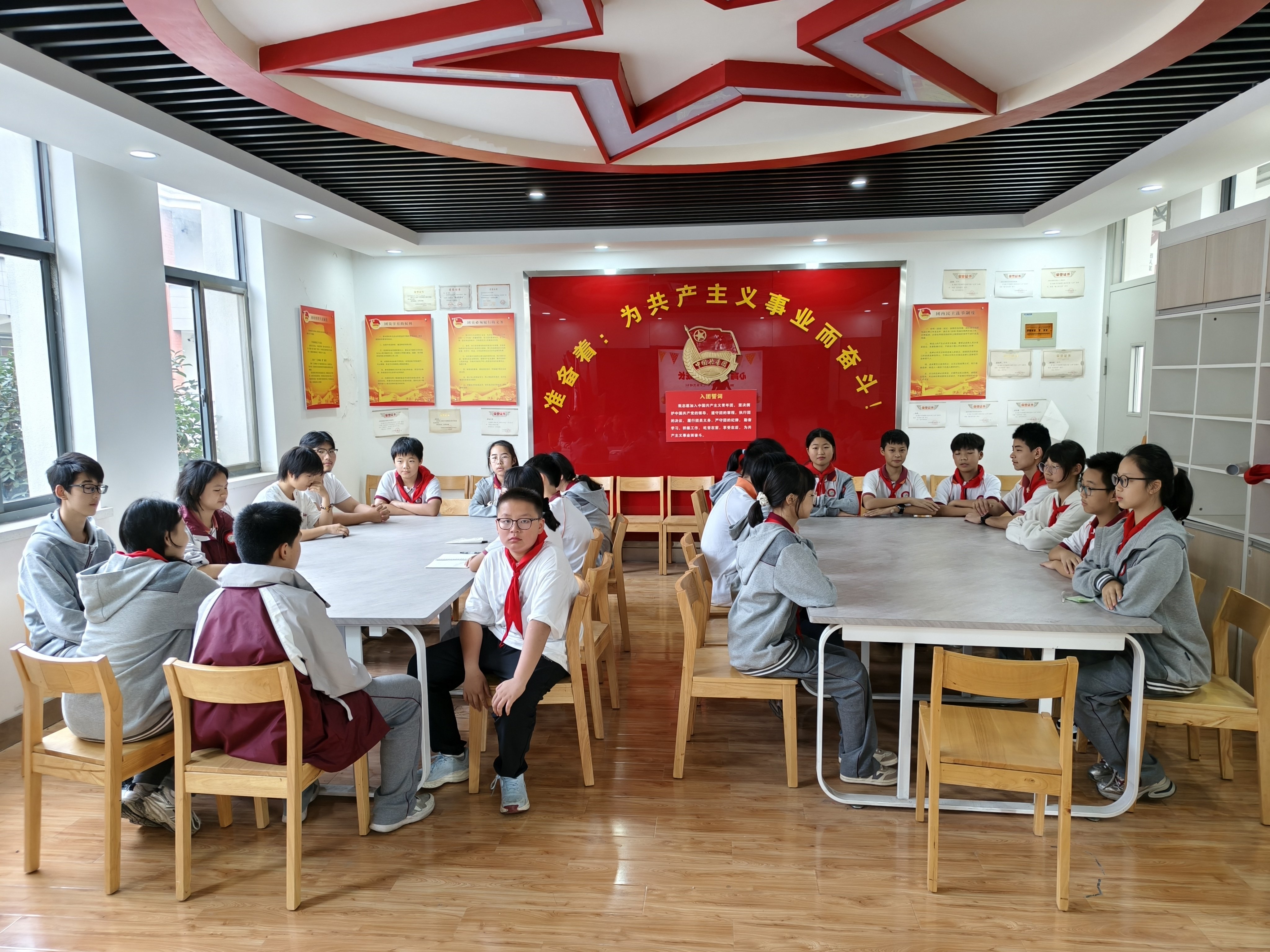 2025-10-15【尊荣营中】心育启航 呵护成长——南京市营防中学心育委员培训活动_html_m3d6908ad.jpg