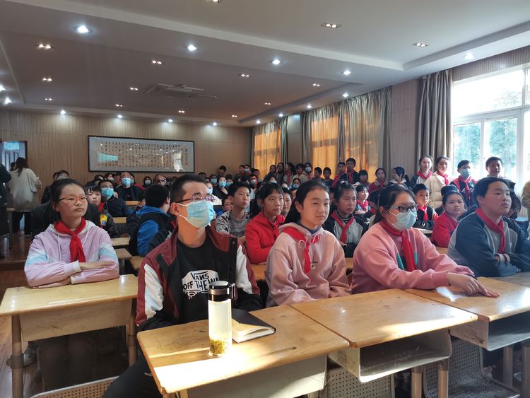 【尊荣营中】以生为本 培养全人——营防中学小升初政策宣传会