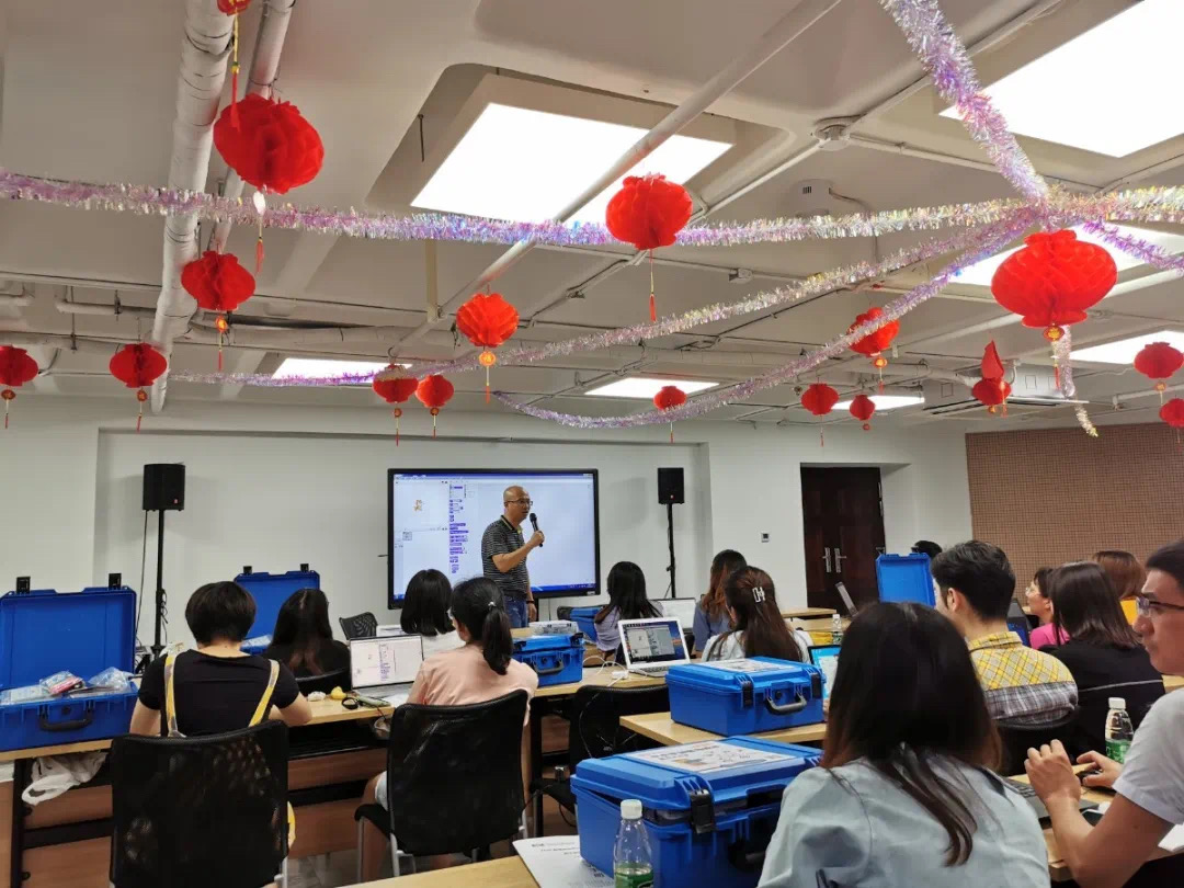 【悦群燕小】创客教育，师资先行——睿燕小组参加2020年南京市中小学创新教育骨干教师培训小记