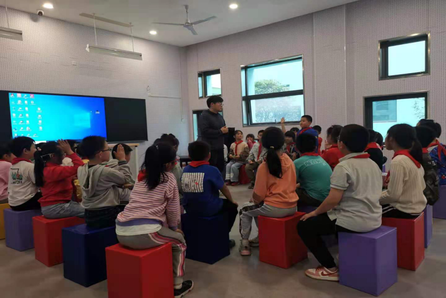 【悦群燕小】多元思维模式，创新音乐环节  ——燕子矶中心小学音乐教研组校本研修活动报道（二）
