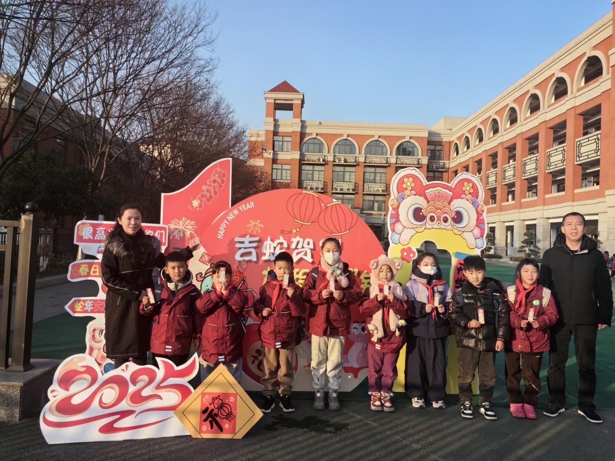 开学典礼新闻稿_html_4a086113.jpg