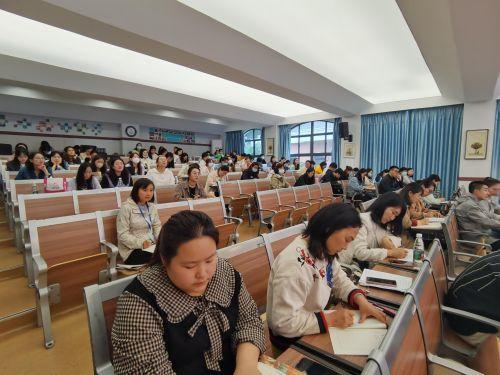 新闻稿6.5语文教研_html_1a89fbde.jpg