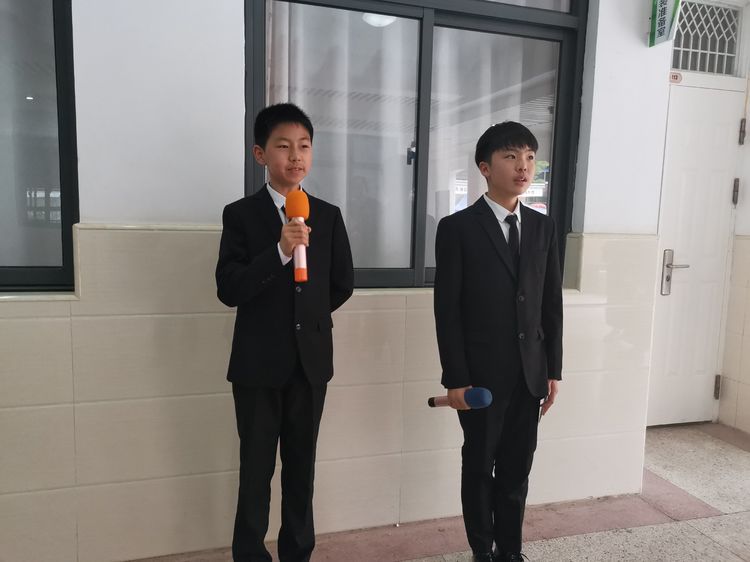 本周二_html_m6ba63bfe.jpg