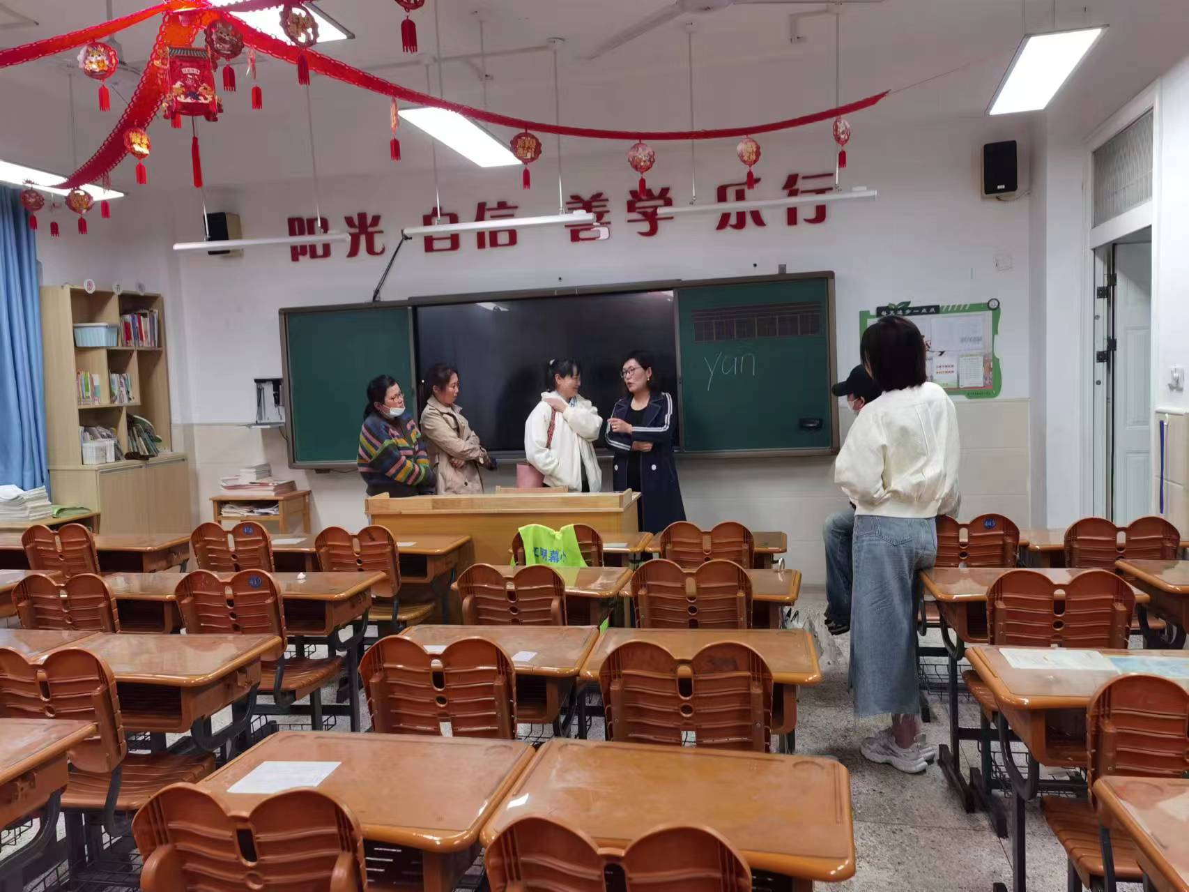 家长会报道_html_658d58ea.jpg