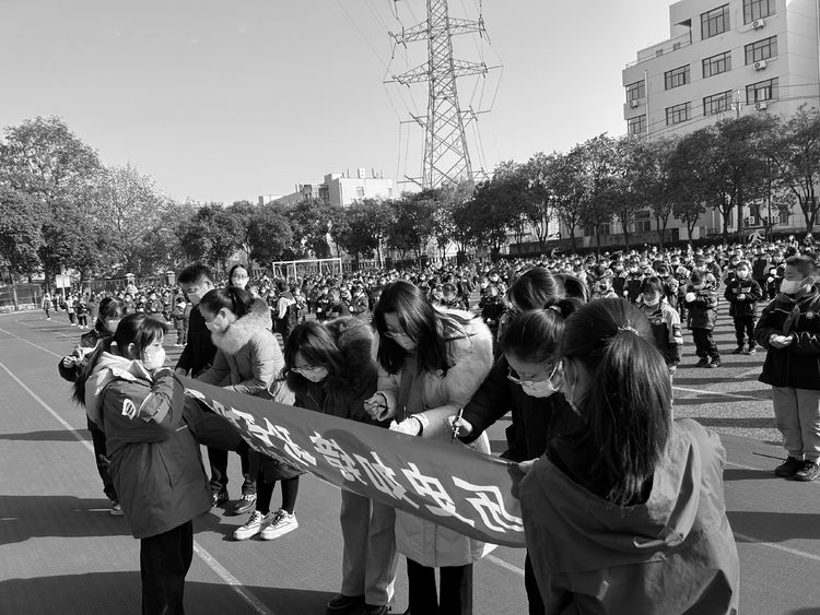 12月13日是国家公祭日_html_m67b9d59b.jpg