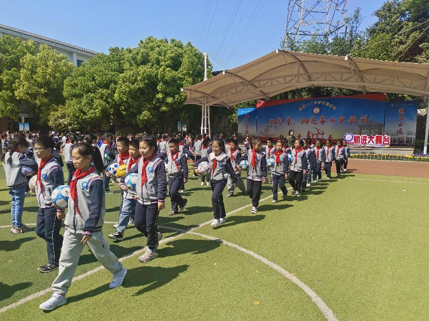 阳光少年展风采  队列昂扬启新程_html_f32884b.jpg