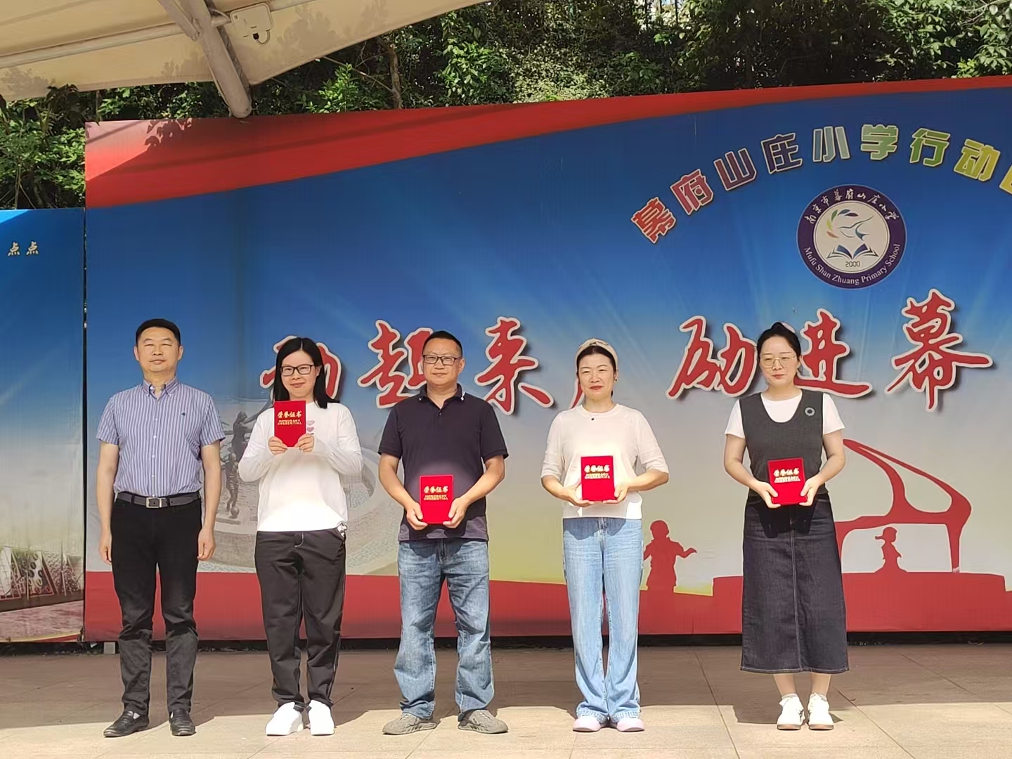 15周新闻稿_html_233b0198.jpg