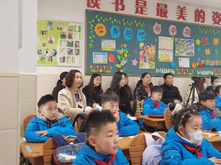 励进幕小数学报道2_html_58471724.jpg
