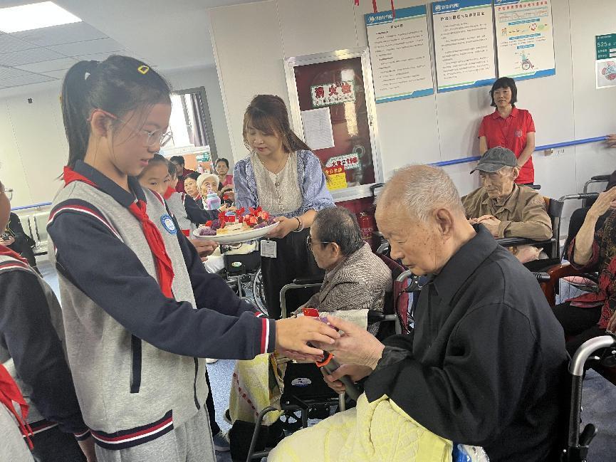 重阳节活动报道_html_m3c08b7d2.jpg