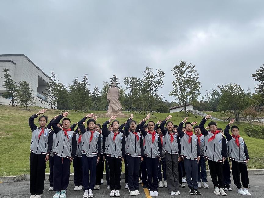 9.30 行知园升旗仪式_html_5f1f65dd.jpg