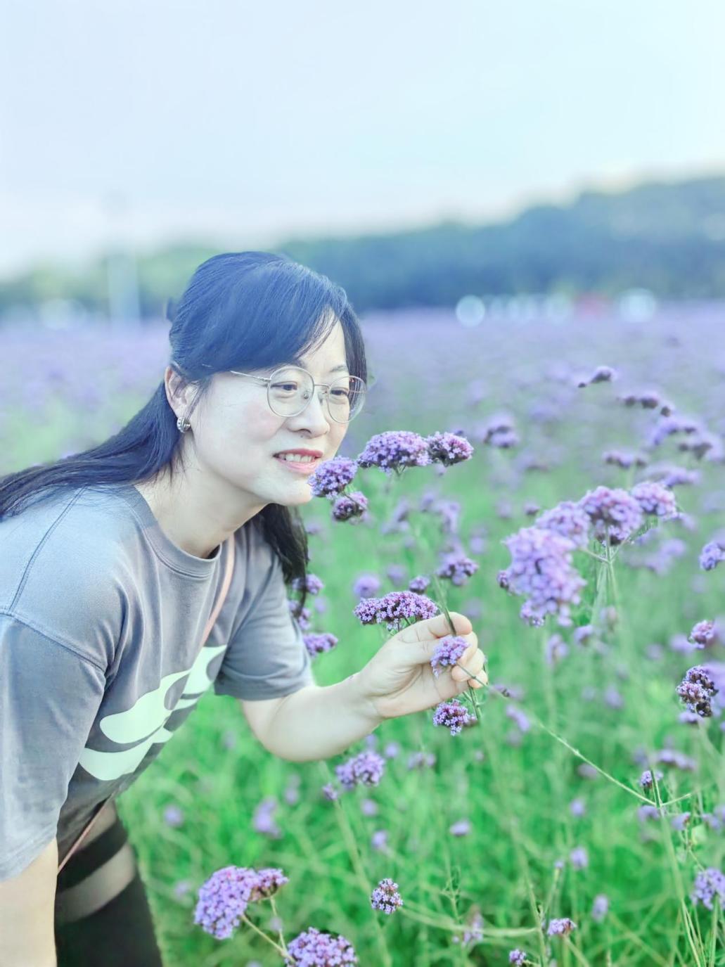周颖_html_m44d872c9.jpg