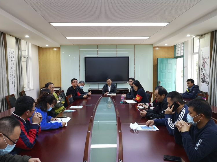 中桥中学九年级第一次模拟考试动员会2020.4.20_html_7b6a36c0.jpg