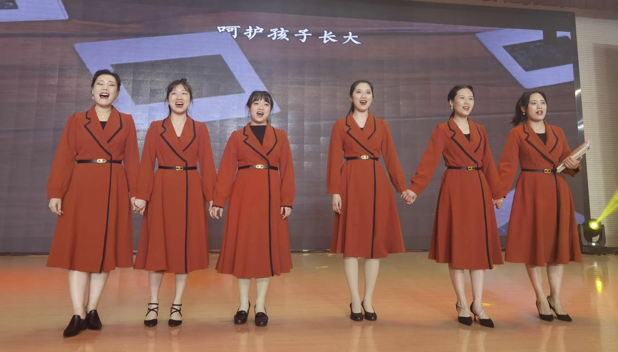 红色映像金小华章有图_html_279d560d.jpg