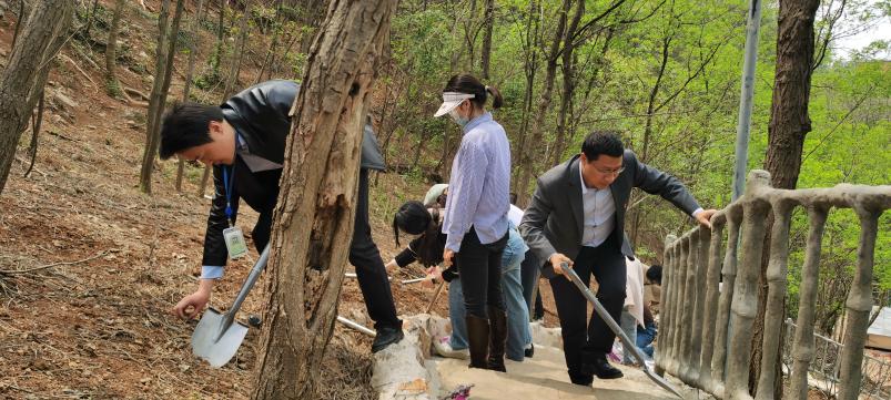 【石抱树·先锋行】南京市金陵小学和园校区三个党支部劳动教育主题党日_html_m72c1cf29.jpg