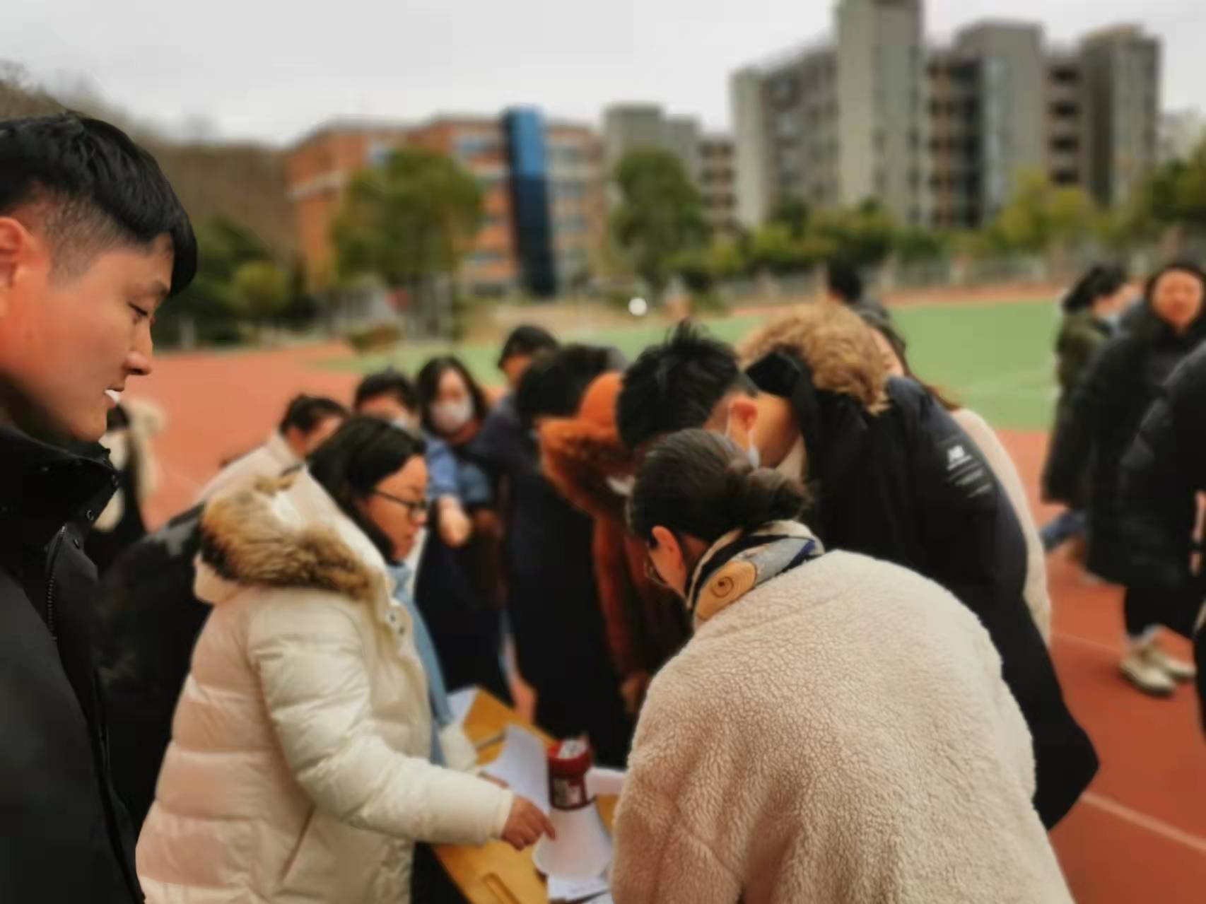 新闻稿:南京市金陵小学定向越野暨快乐计步活动(1)_html_3138122e.jpg