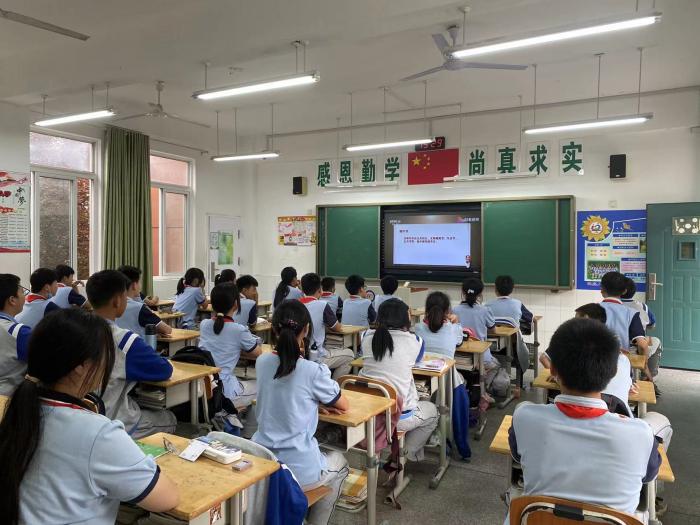 【尚真华电】巧手爱劳动，“粽”享端午情——华电中学开展端午节传统文化教育系列活动_html_m34a1cc52.jpg