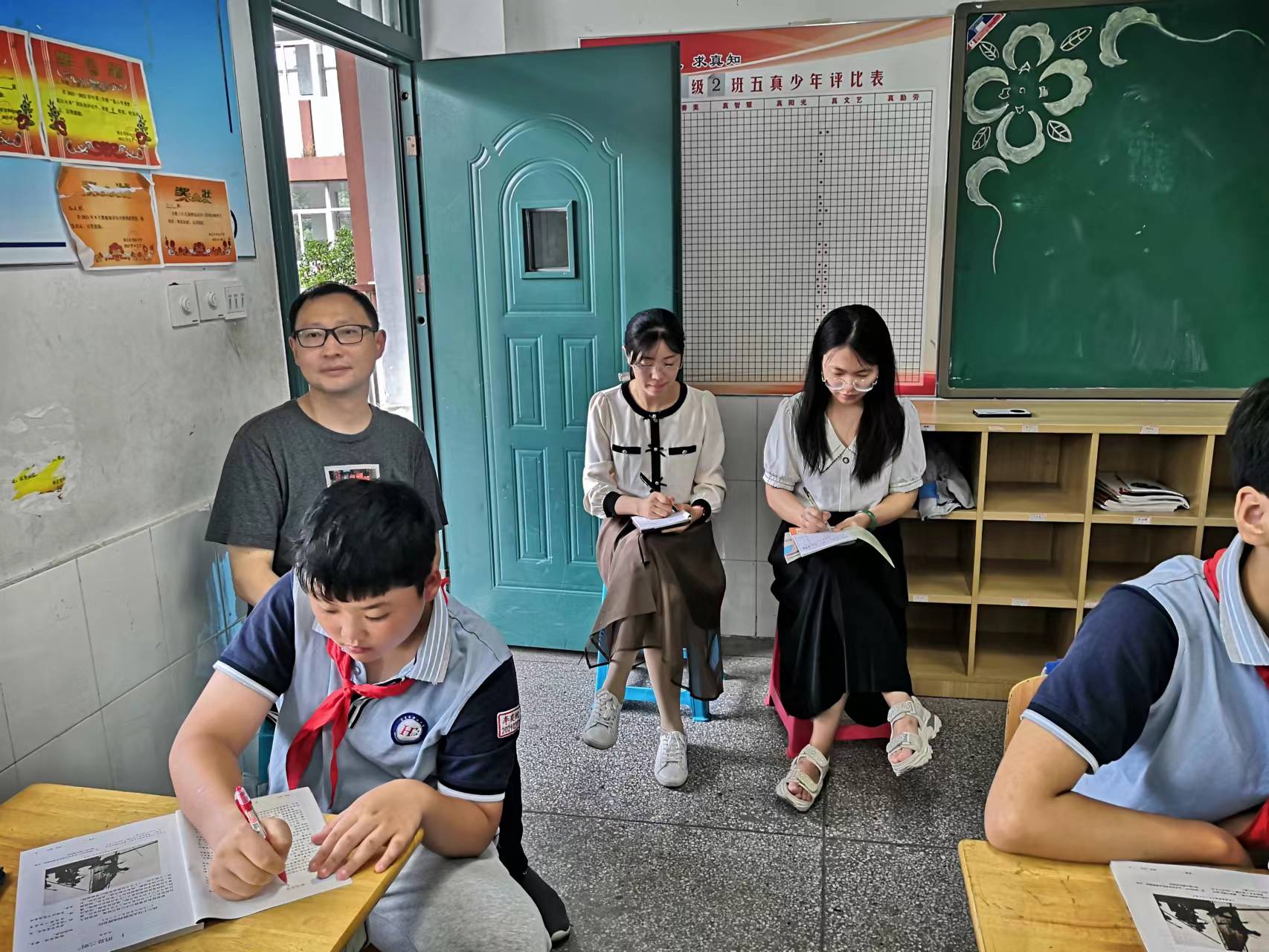 推门听课，共促成长2022.9.1_html_m323932cf.jpg