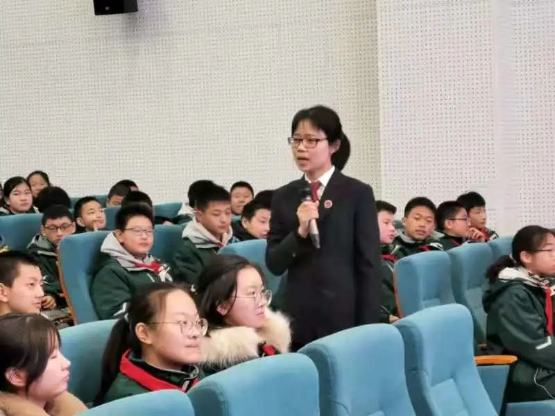 为了增强全社会的宪法意识_html_2dff3494.jpg
