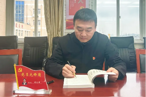 【百炼石苑·榜样力量】守立德树人之责，展党员先锋之姿 ——记我校语文教研组党员老师的先进事迹