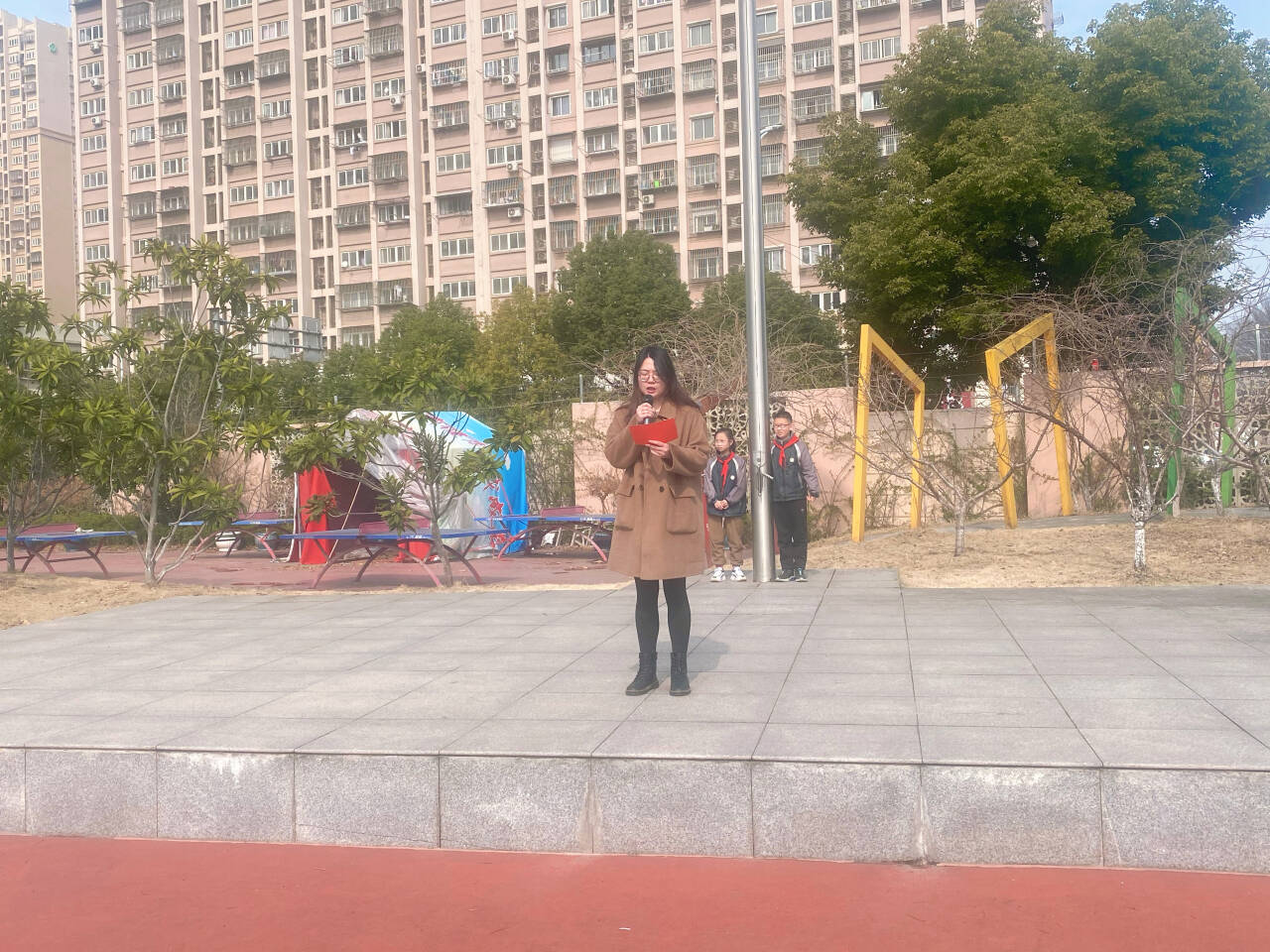 国旗下讲话.jpg