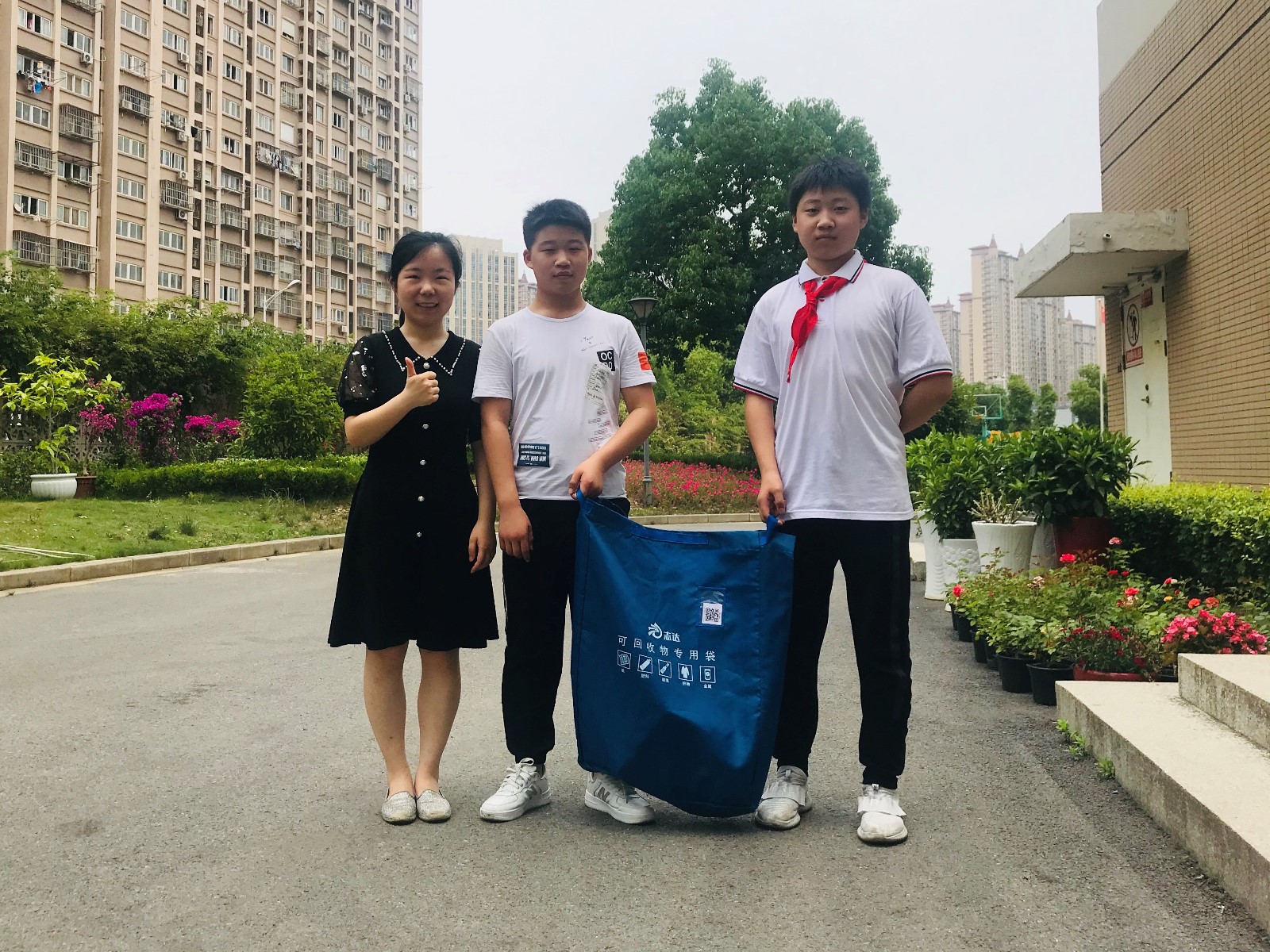 【花港一小】坚持垃圾分类 呵护绿水青山（六十三）
