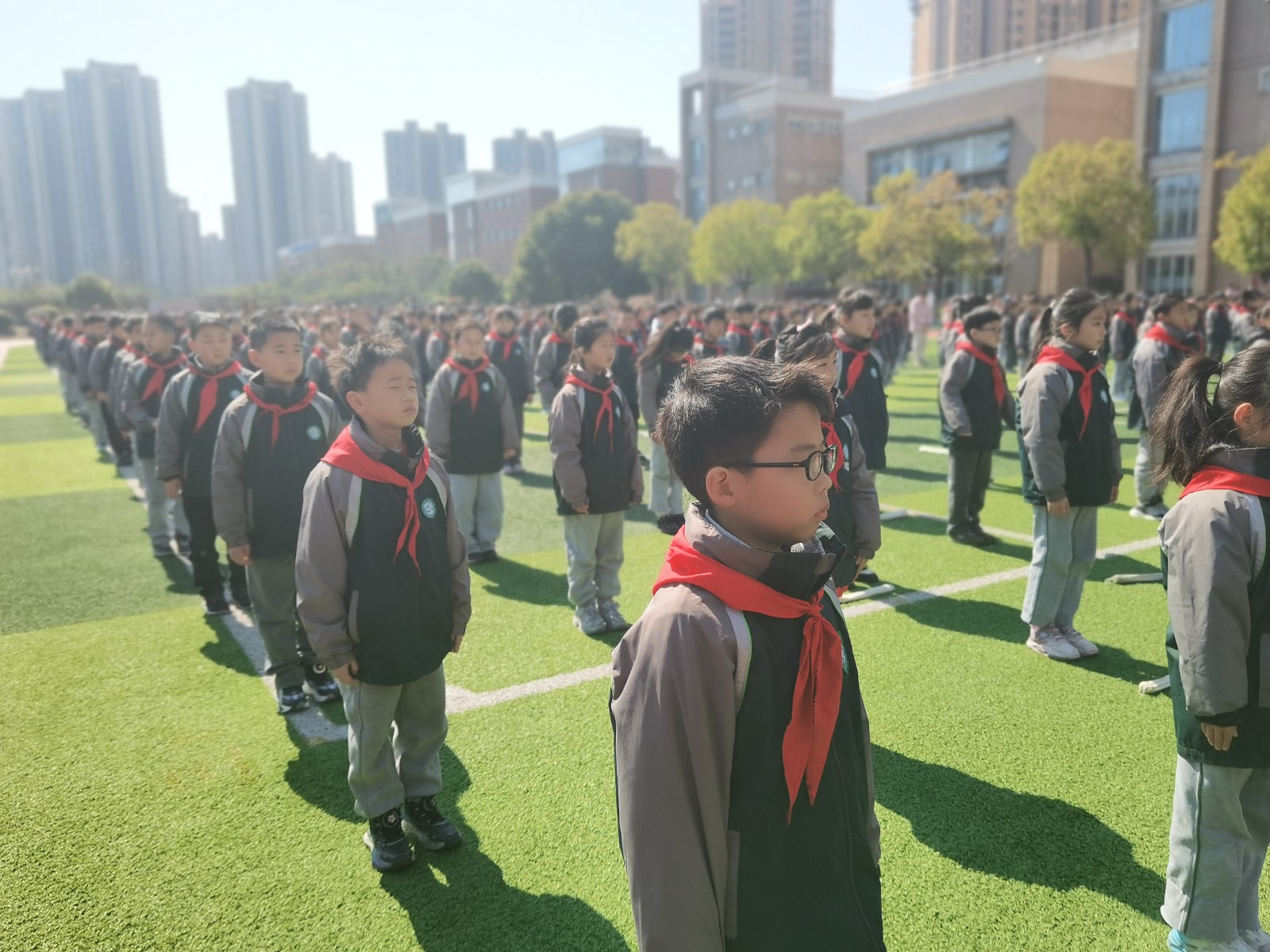 【花港一小】草长莺飞话春分——花港一小第六周主题升旗仪式