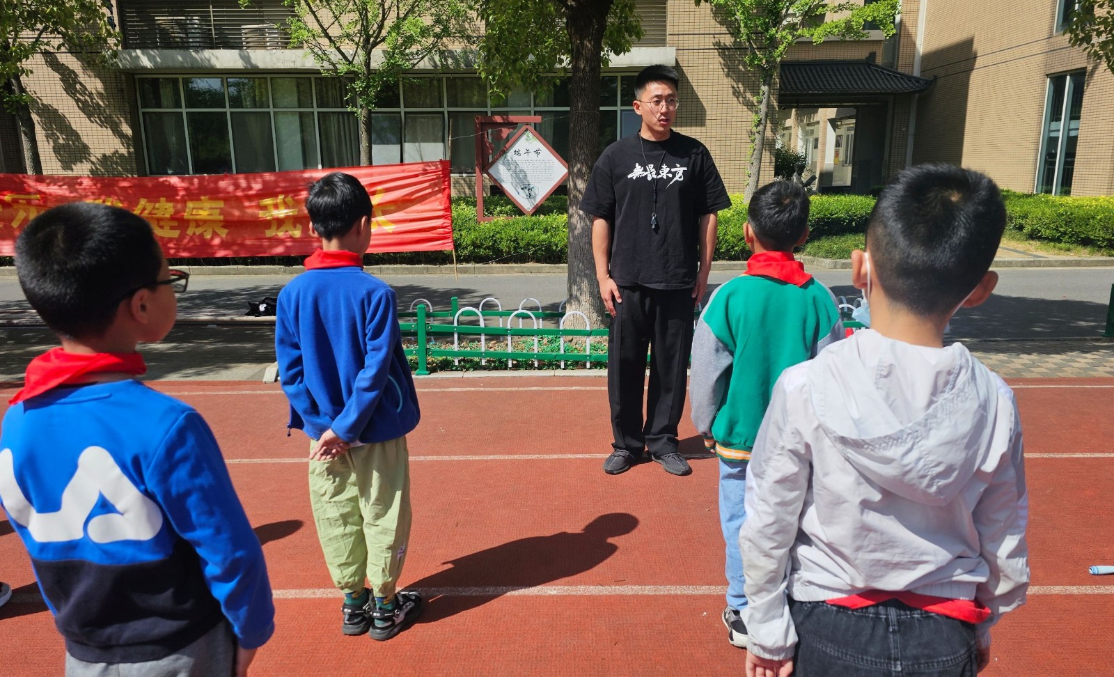 【花港一小】“守”好主阵地  “推”出新成长 (九十八)