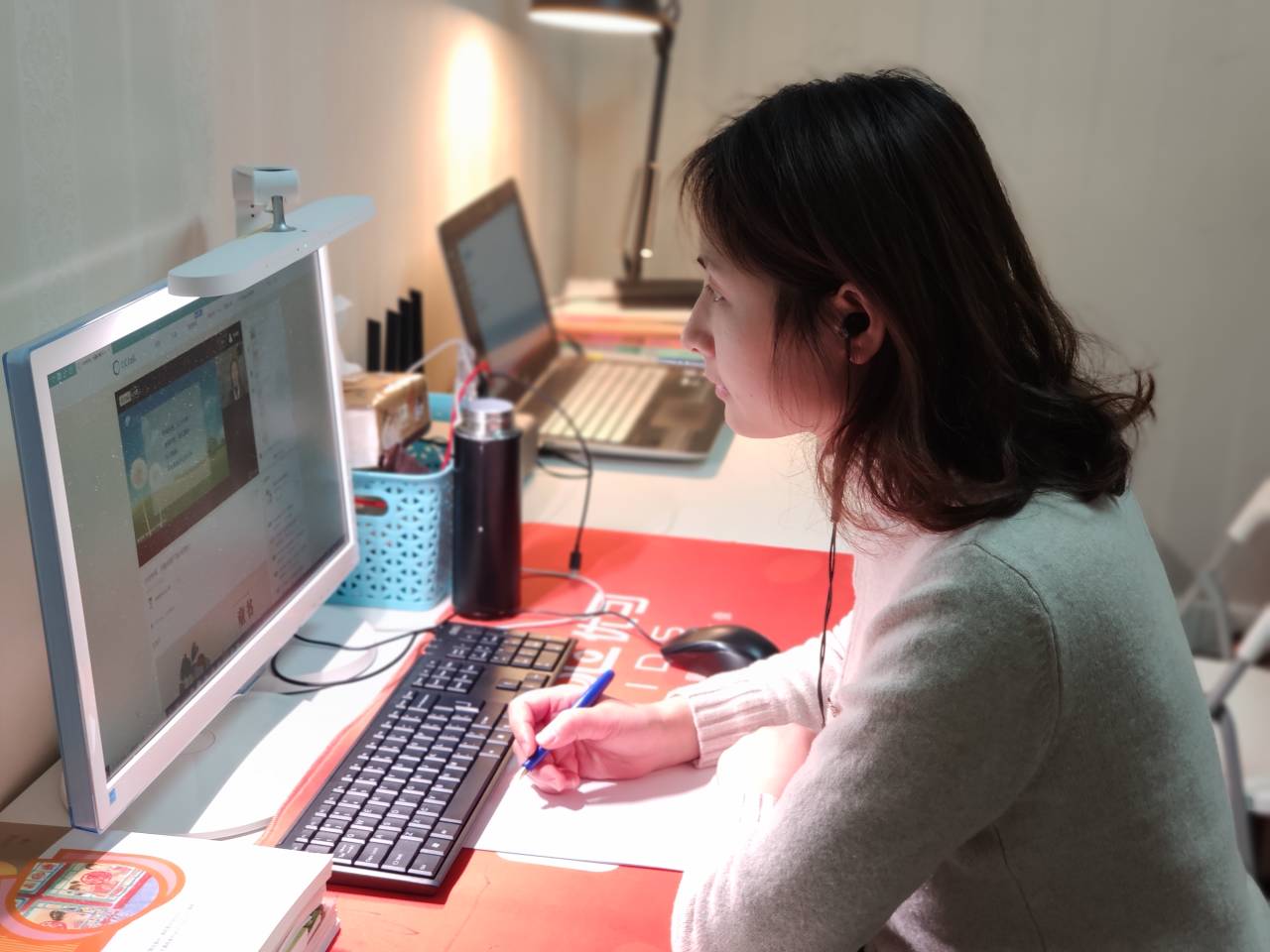 【花港一小】为童年播下美妙的种子 ——“整本书共读专项培训”公益项目在线直播活动