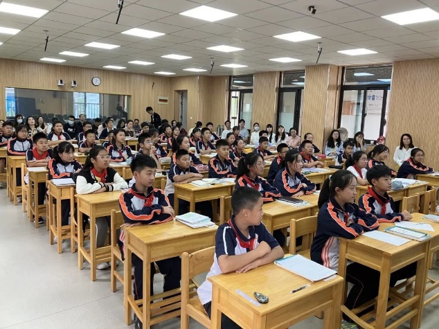 数学组教研_html_589db2ee.jpg