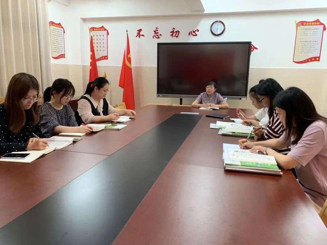 迈初_html_39da722f.jpg
