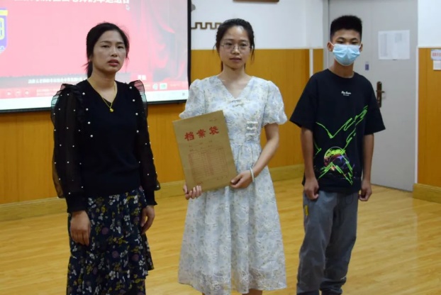 【纯正迈中·教学】“迈”向新皋地，“初”遇新班级_html_m4e451087.jpg