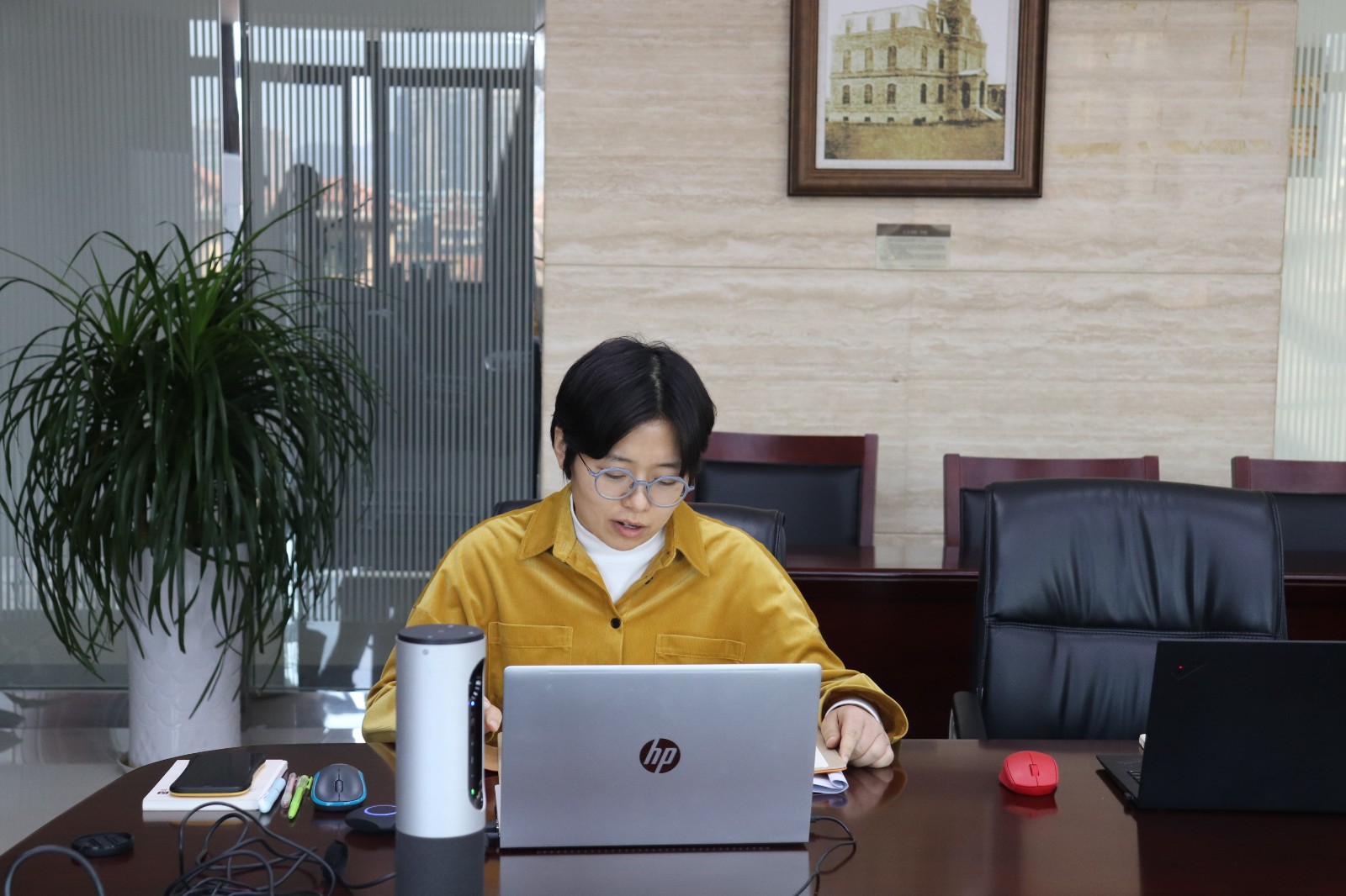 学校教学处毛亚玲主任.JPG