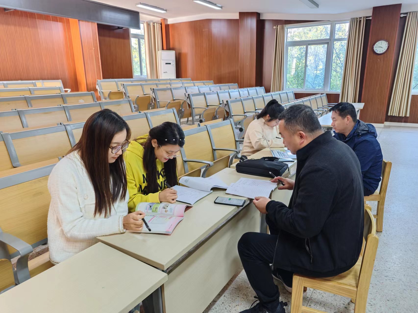 11.8研修赋能高质量 共研共进共提升——晓庄小学文濬校区科学组校本主题研修活动（五）_html_m3cb2570b.jpg