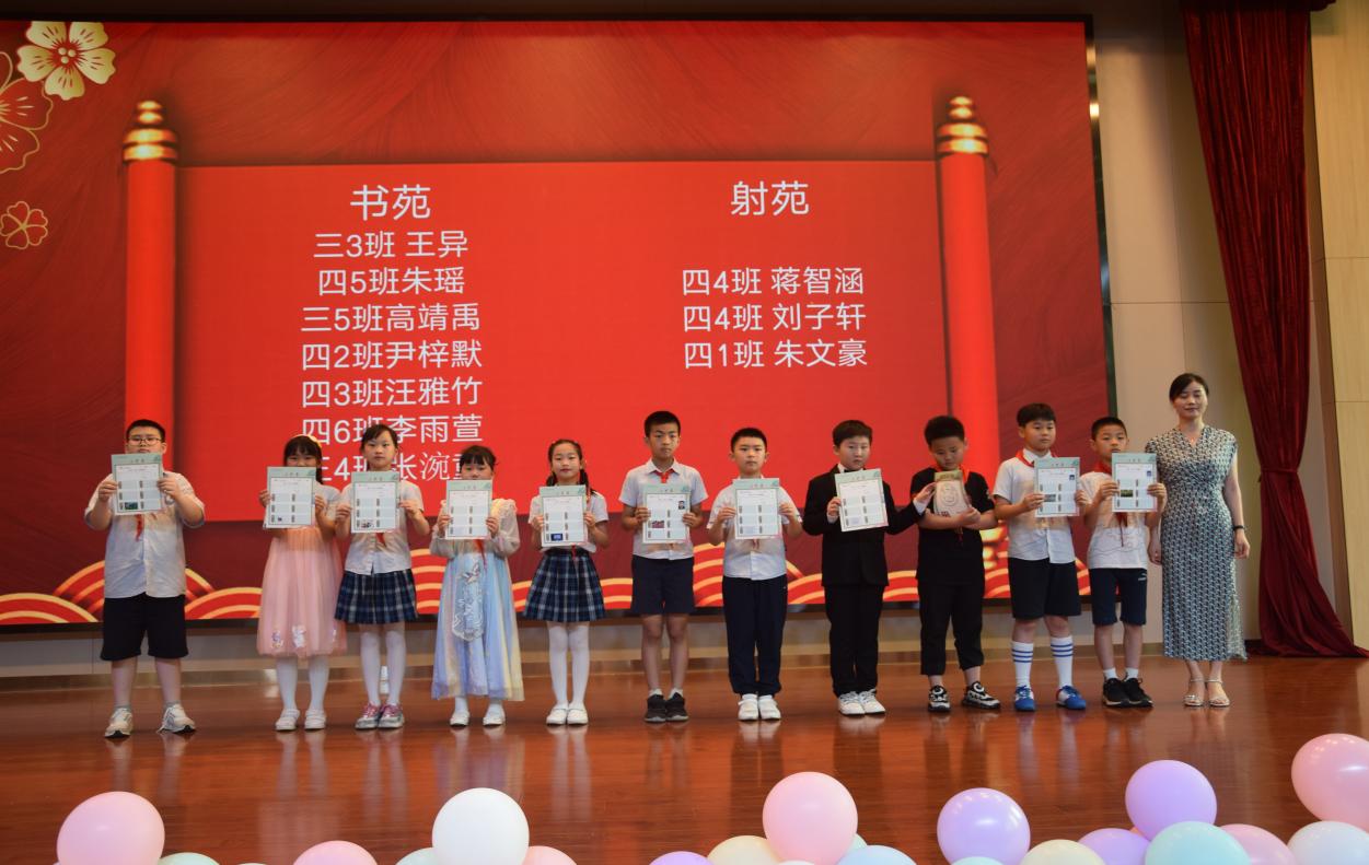 【正学丁三】丹青展风采 挥毫向未来(2)_html_m345bfda4.jpg
