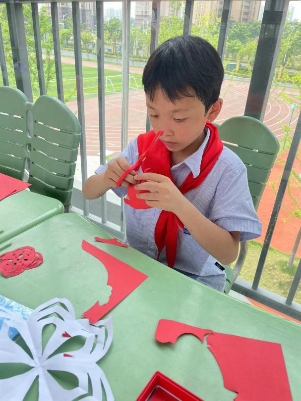 【正学丁三】劳动乐体验 快乐伴童行_html_m1f99431a.jpg