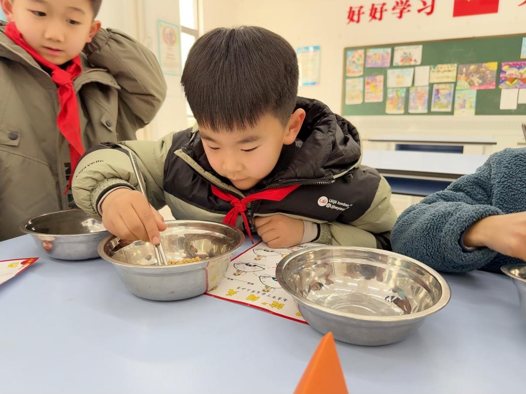 【正学丁三】灵蛇启智 精彩无“笔”—— 南京市丁家庄第三小学一、二年级无纸化测试活动_html_47db4c82.jpg