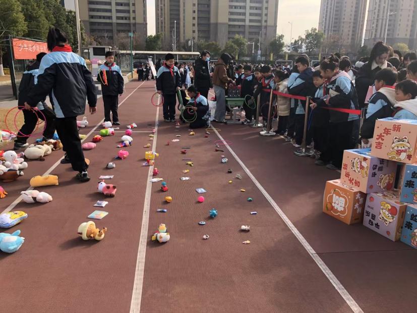 满媛 游园会 报道(1)_html_77554017.jpg