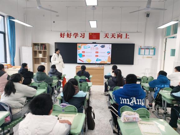 新学期心理活动课总结汇报(3)_html_m676108fc.jpg