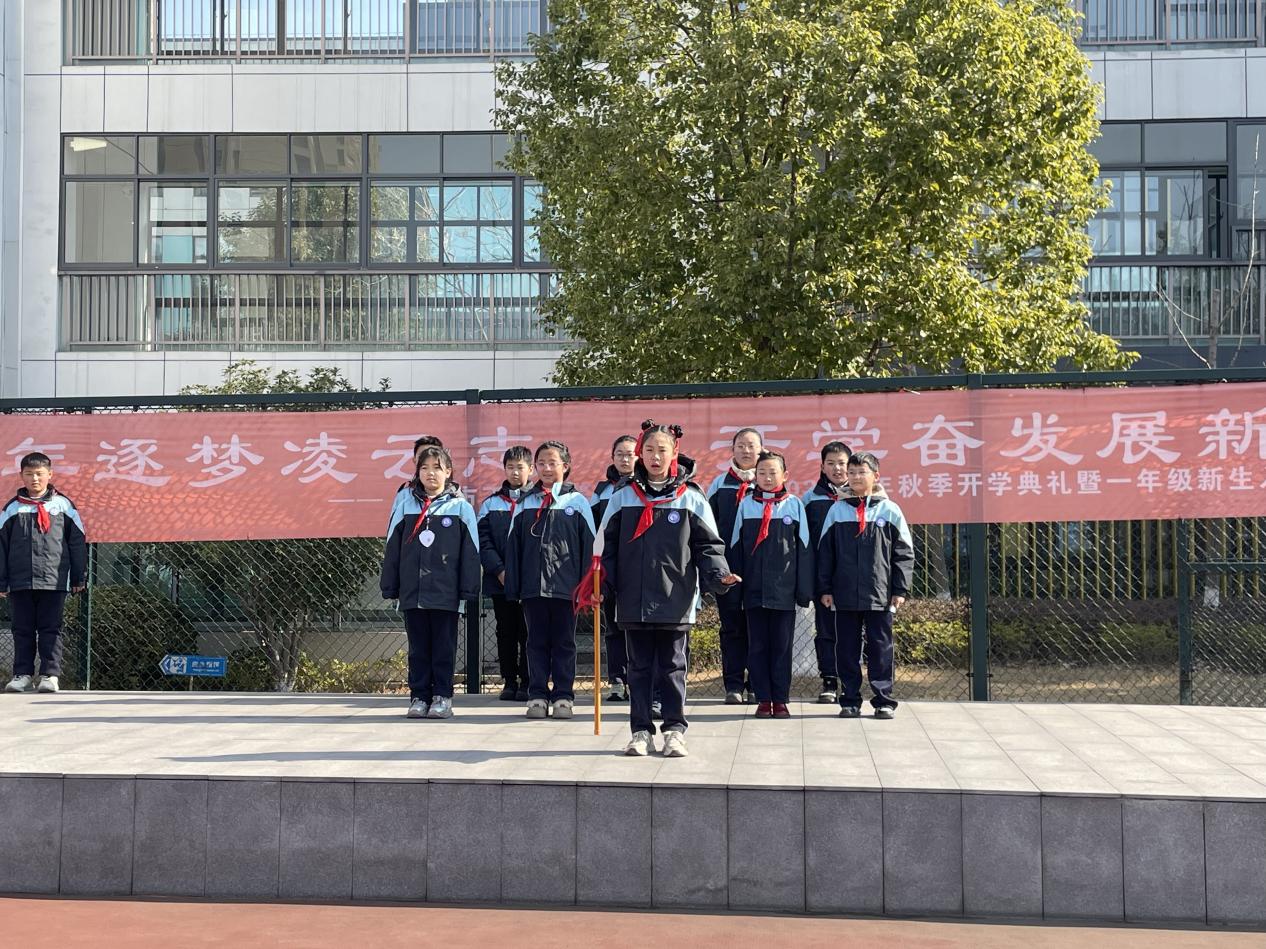 开学典礼新闻稿_html_23cd2015.jpg