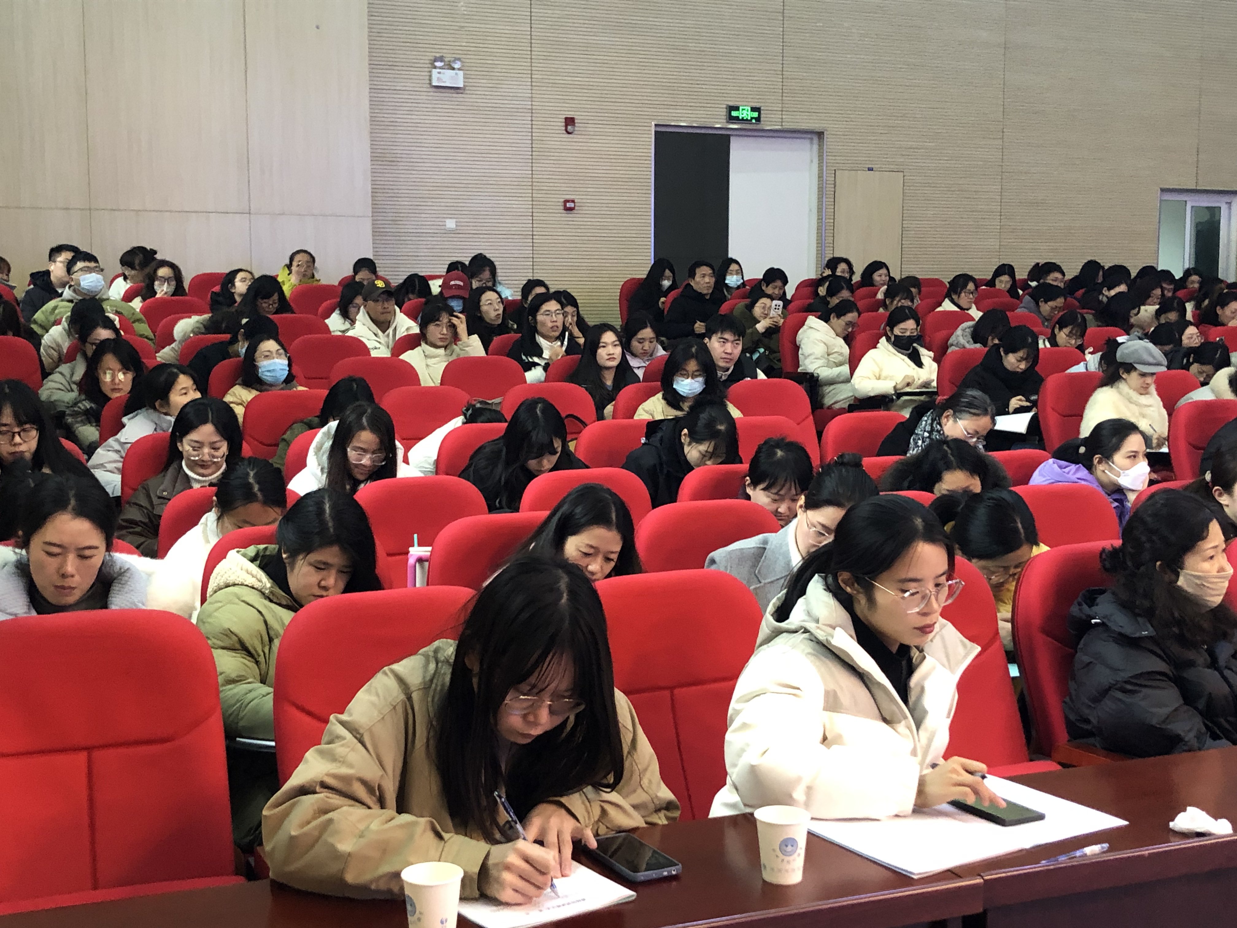 深化专业技能，共筑心灵桥梁——栖霞区第十六期中小学中级心理辅导师培训班第二次培训活动(2)_html_2deb1cdc.jpg