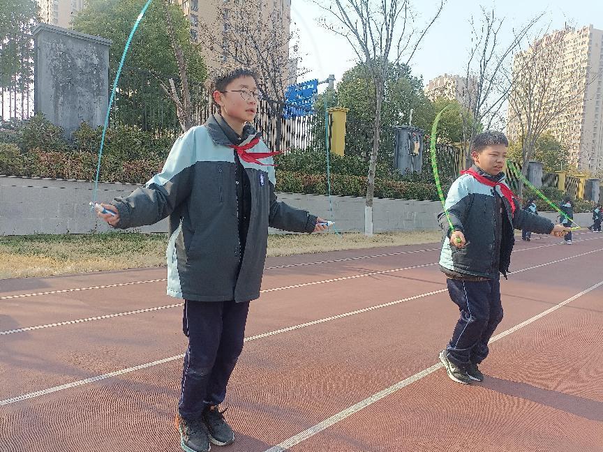 【正学丁三· 教学】阳光大课间，活力满校园(3)_html_2dbbf82e.jpg