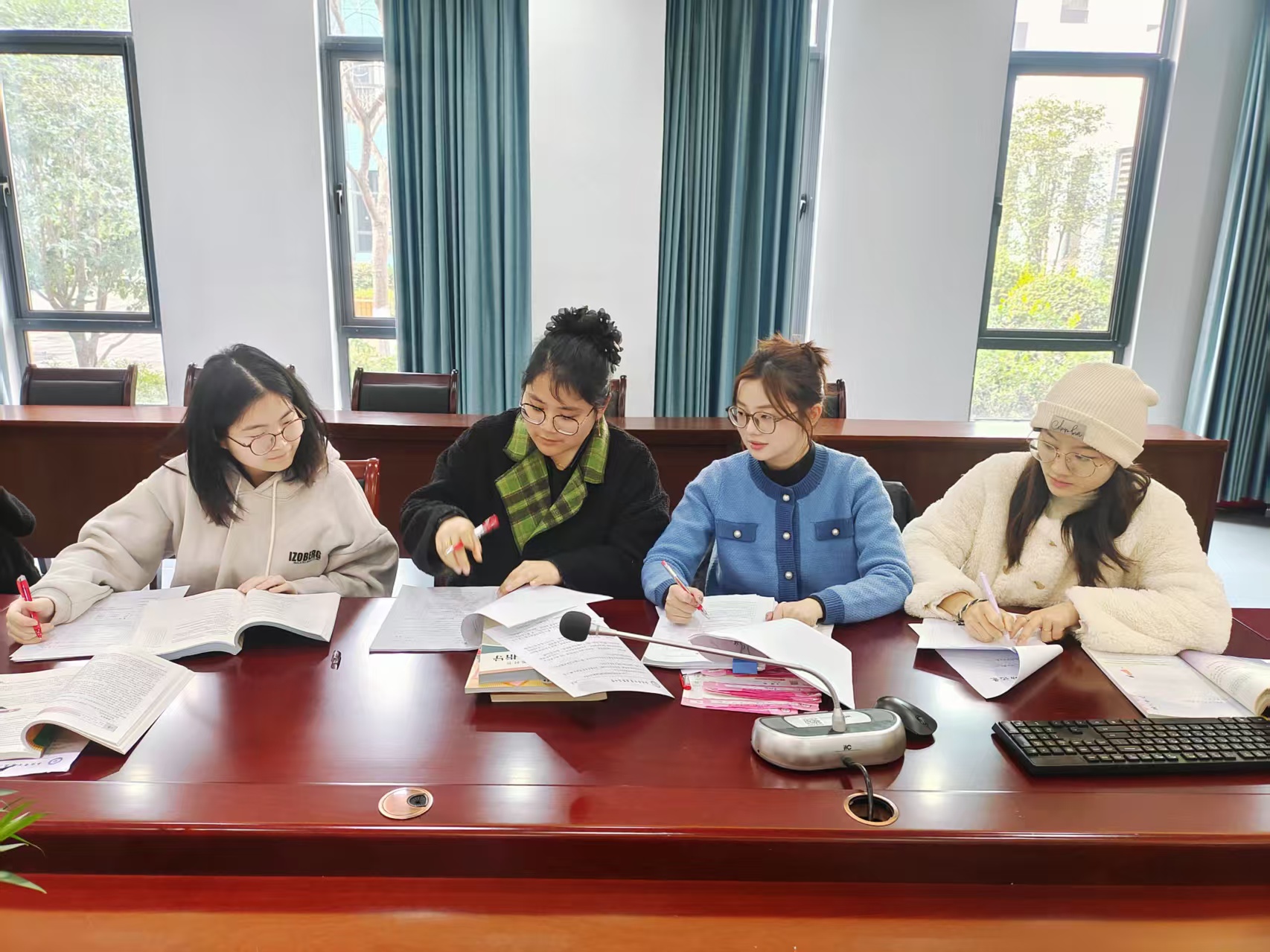 【正学丁三·教学】聚集体智慧 备精彩课堂—南京市丁家庄第三小学语文组第三次集体备课活动侧记(1)_html_macd3a23.jpg