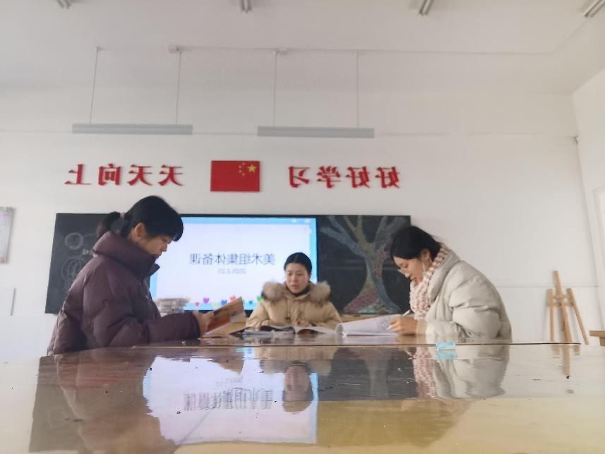 【正学丁三·教学】“集”众人智慧，“备”课堂之彩_html_7c965f12.jpg