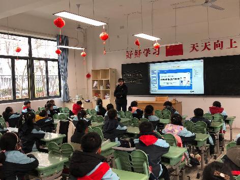 主题班会报道_html_673b6442.jpg